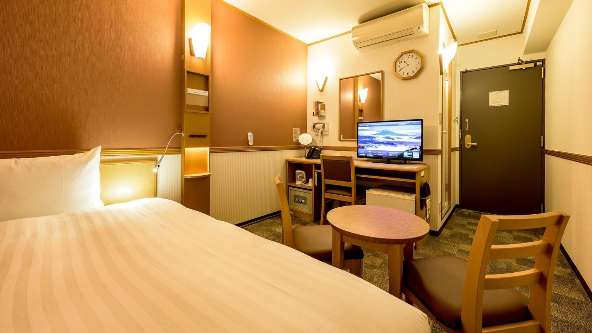 Toyoko Inn Takasaki Eki Nishi Guchi No 2 Стая снимка